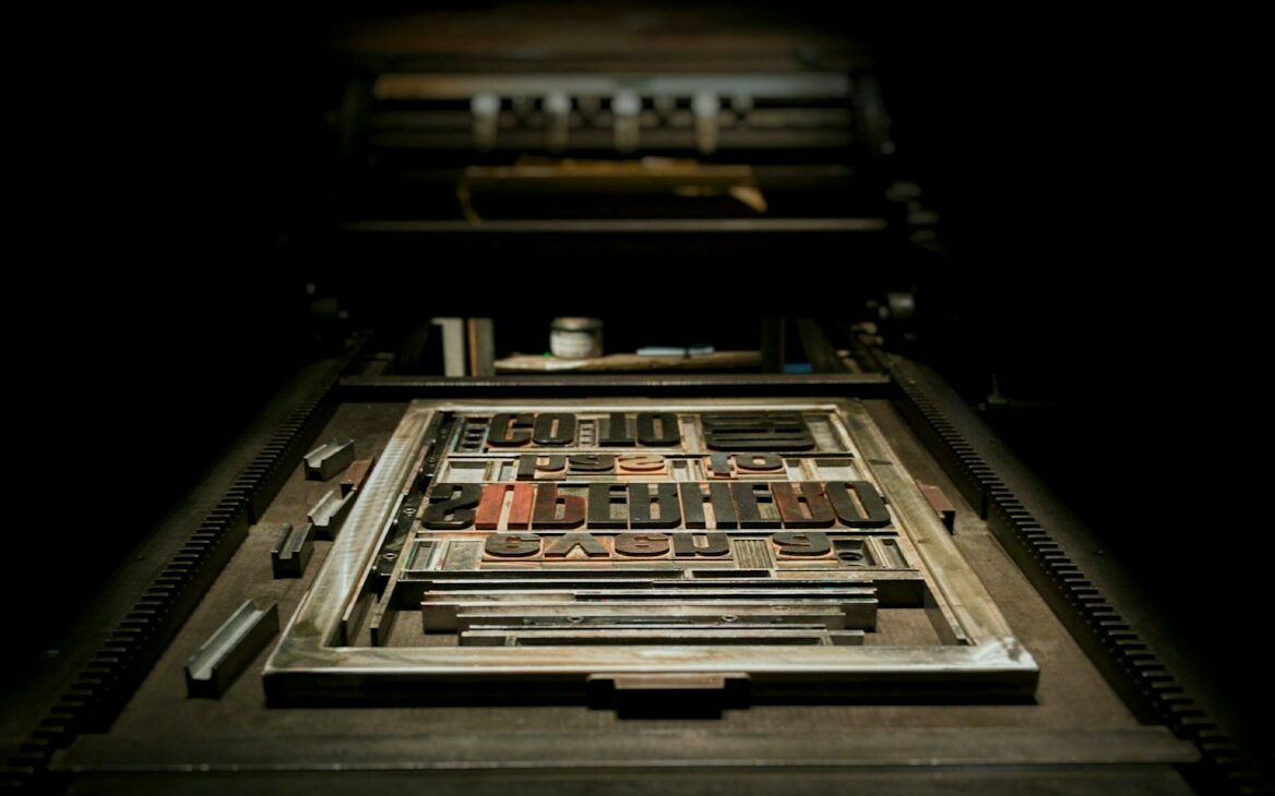 close up photography of brown wooden decor